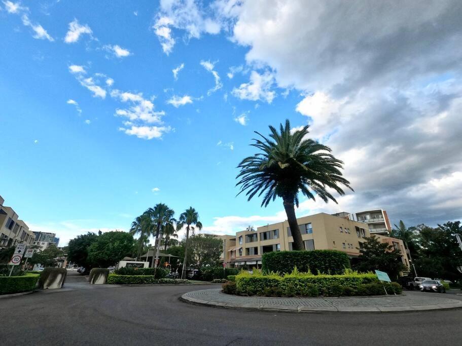 Scenic Skyline View2br@close To Olympicpark Sydney